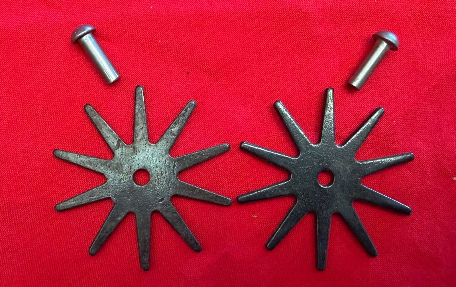 NICE NEW/OLD STOCK 2 1/8" 10-Point COWBOY VAQUERO SPUR ROWELS & Pins