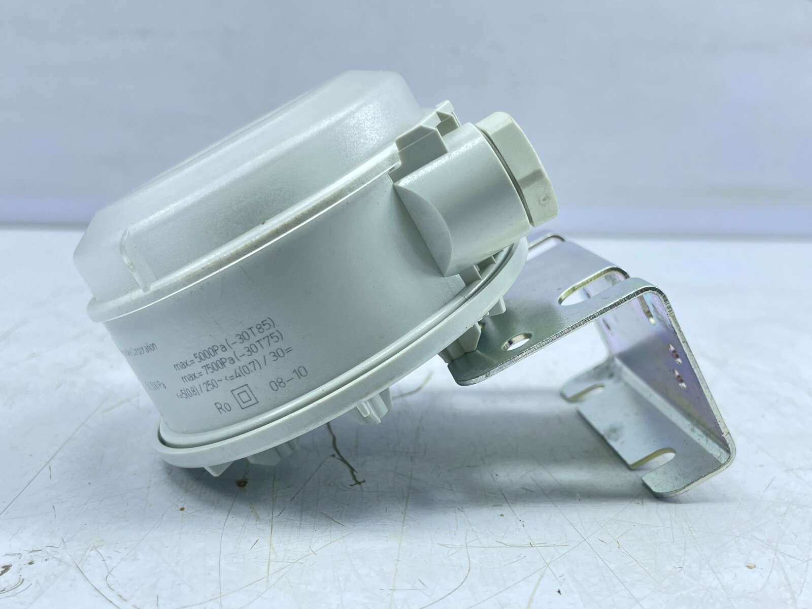 azbil PYY-604-911 604.99409 Yamataka Differential Pressure Switch Controller
