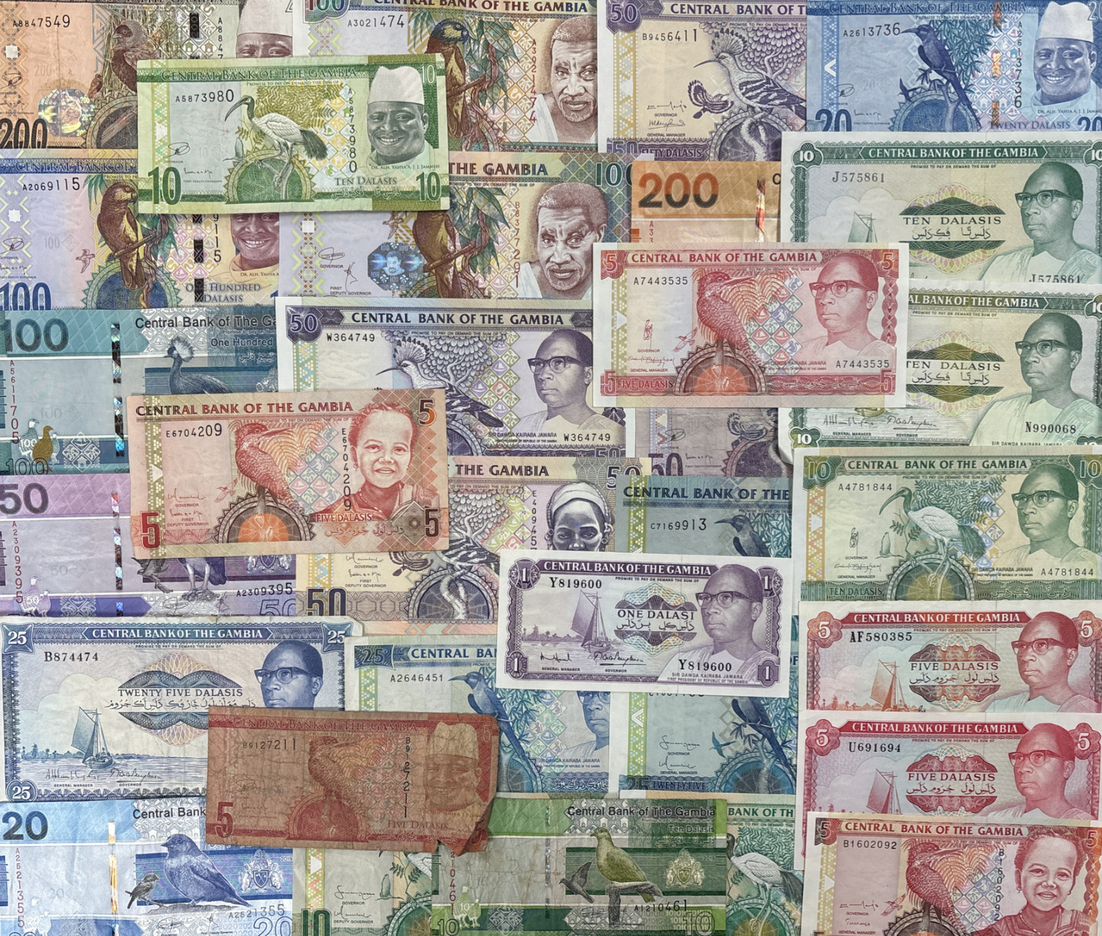 GAMBIAN DALASI BANK NOTES - CHOICE OF STYLE & NOTE - GAMBIA