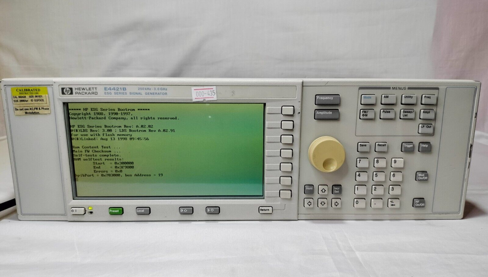 HP Agilent E4421B ESG Series Signal Generator 250Khz-3.0 GHz S/N:GB38450242