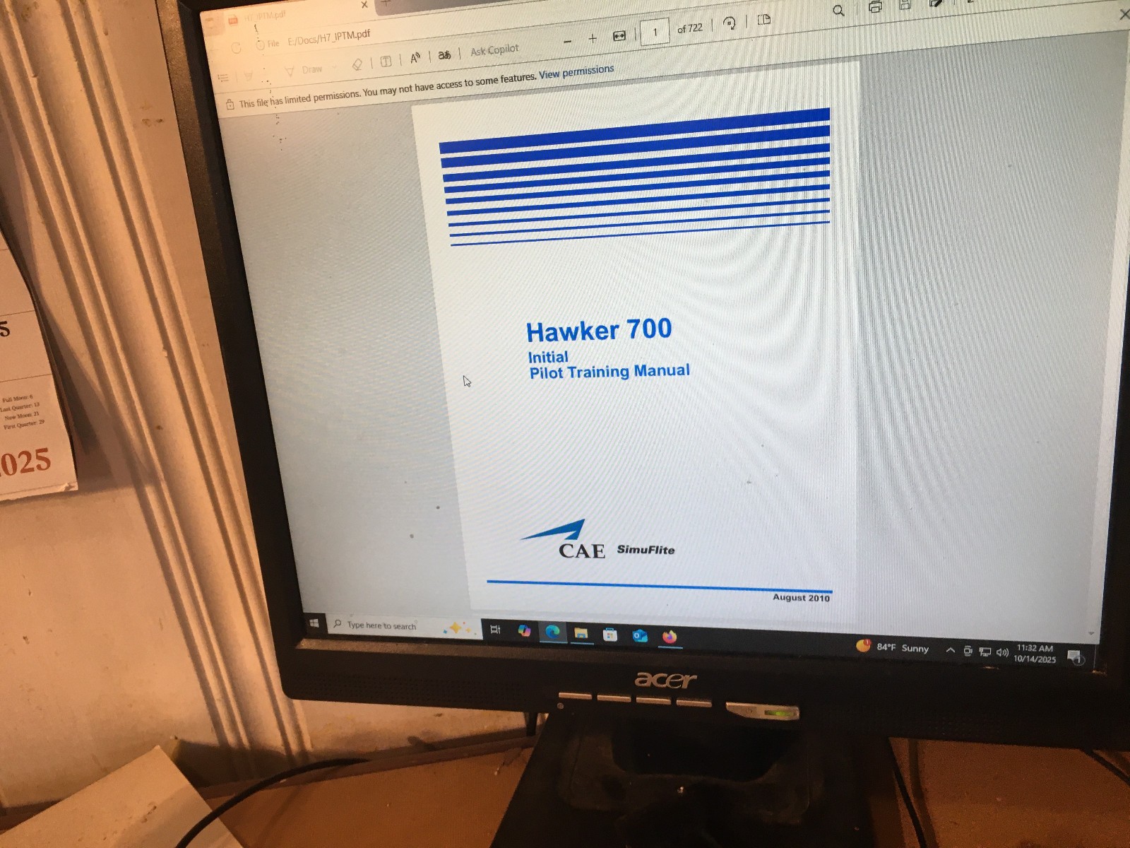 Hawker 700 Pilot Training Manuals on USB Stick