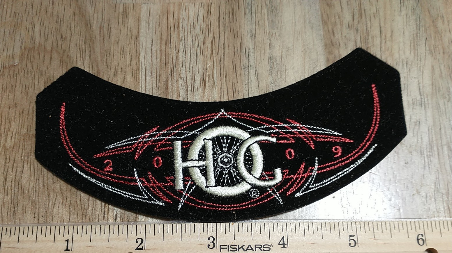 HARLEY DAVIDSON Embroidered Patch HARLEY OWNERS GROUP 2009 HOG ROCKER PATCH 6X2"