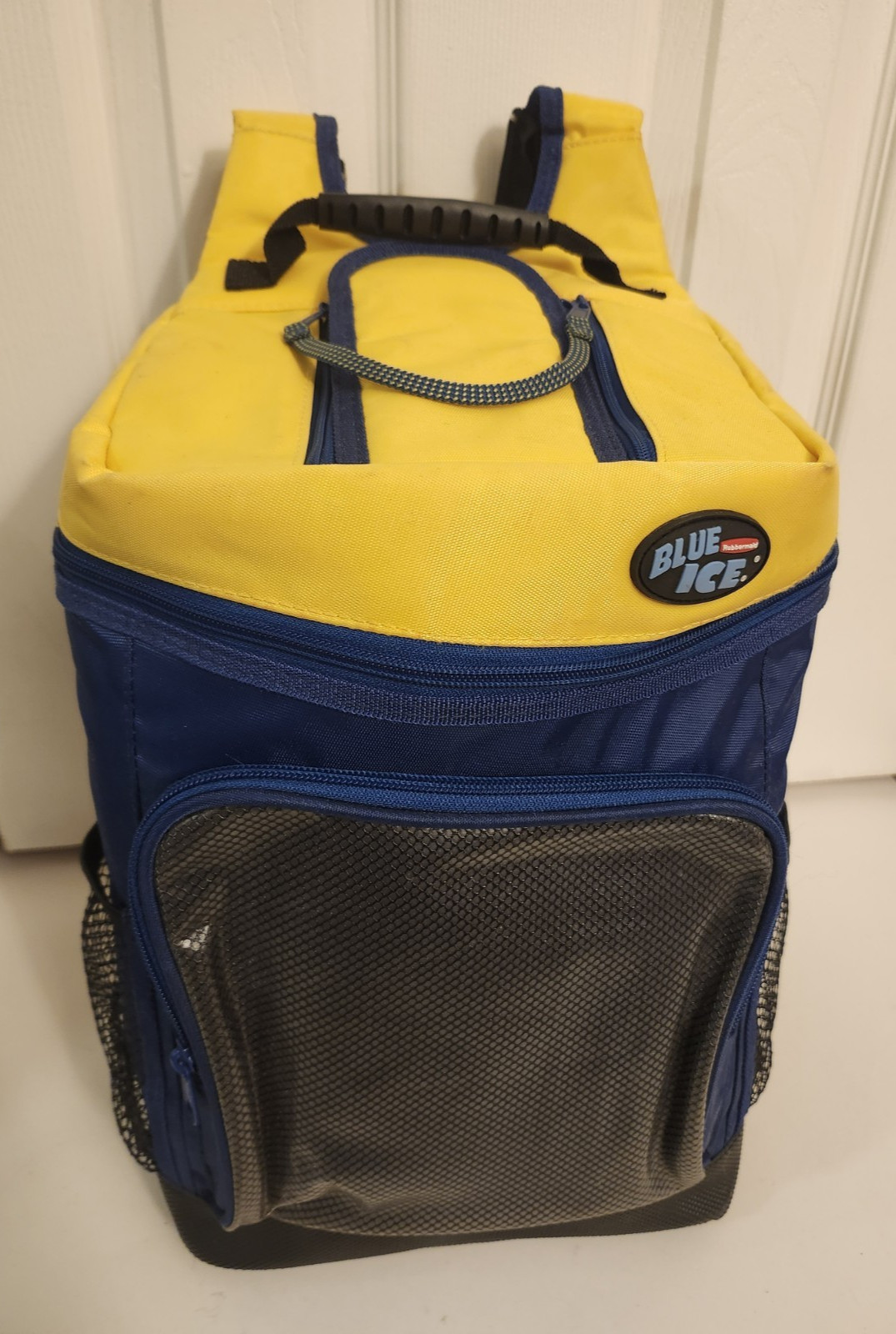 Rubbermaid Blue Ice Backpack Lunch Box Cooler Rare HTF Used One Time Blue Yellow