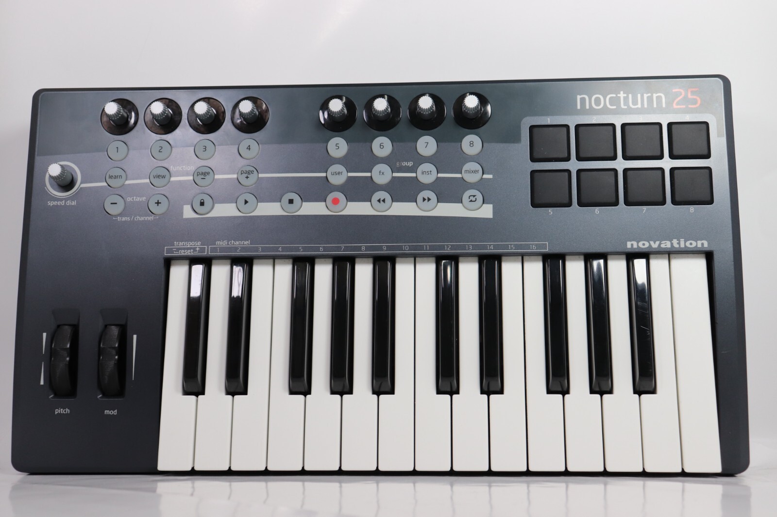 NOVATION NOCTURN 25 MIDI CONTROLLER KEYBOARD