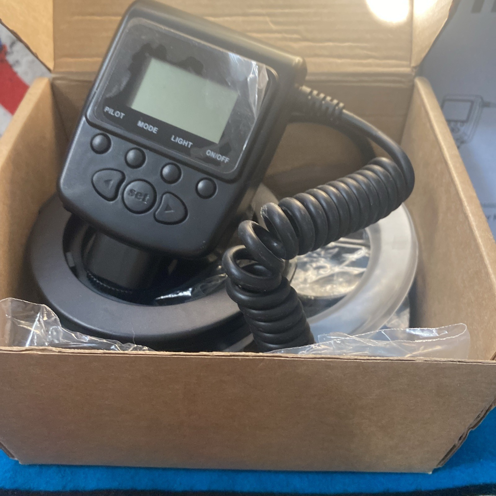 Travor Macro LED Ring Flash Light with LCD Display Power Control New Open Box