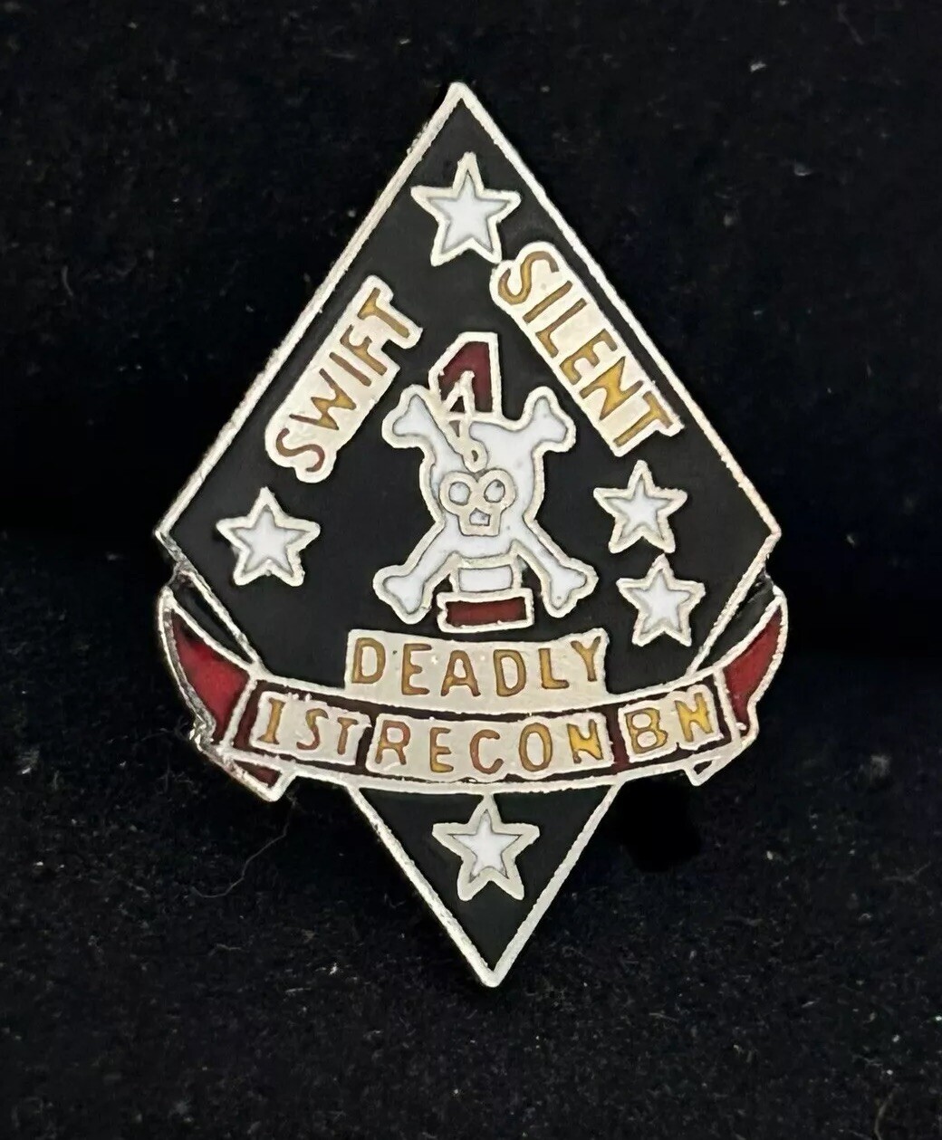 Vintage US MARINE CORP 1ST RECON BN Pin USMC
