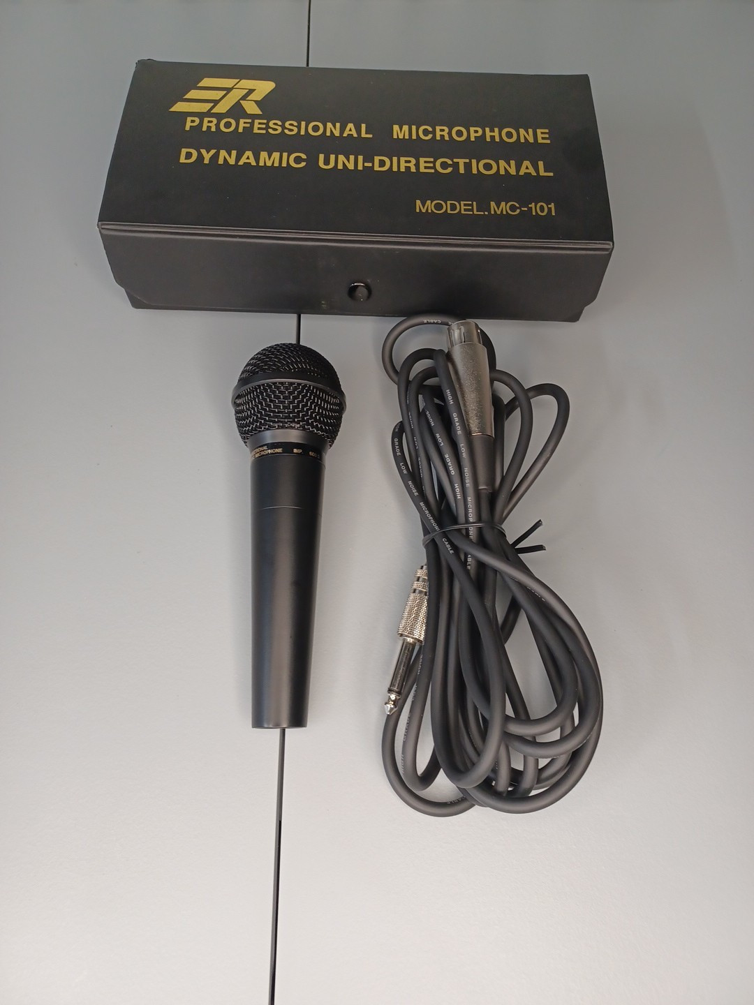 Microphone ER MC-101 Dynamic Unidirectional Professional MINT Open Box !