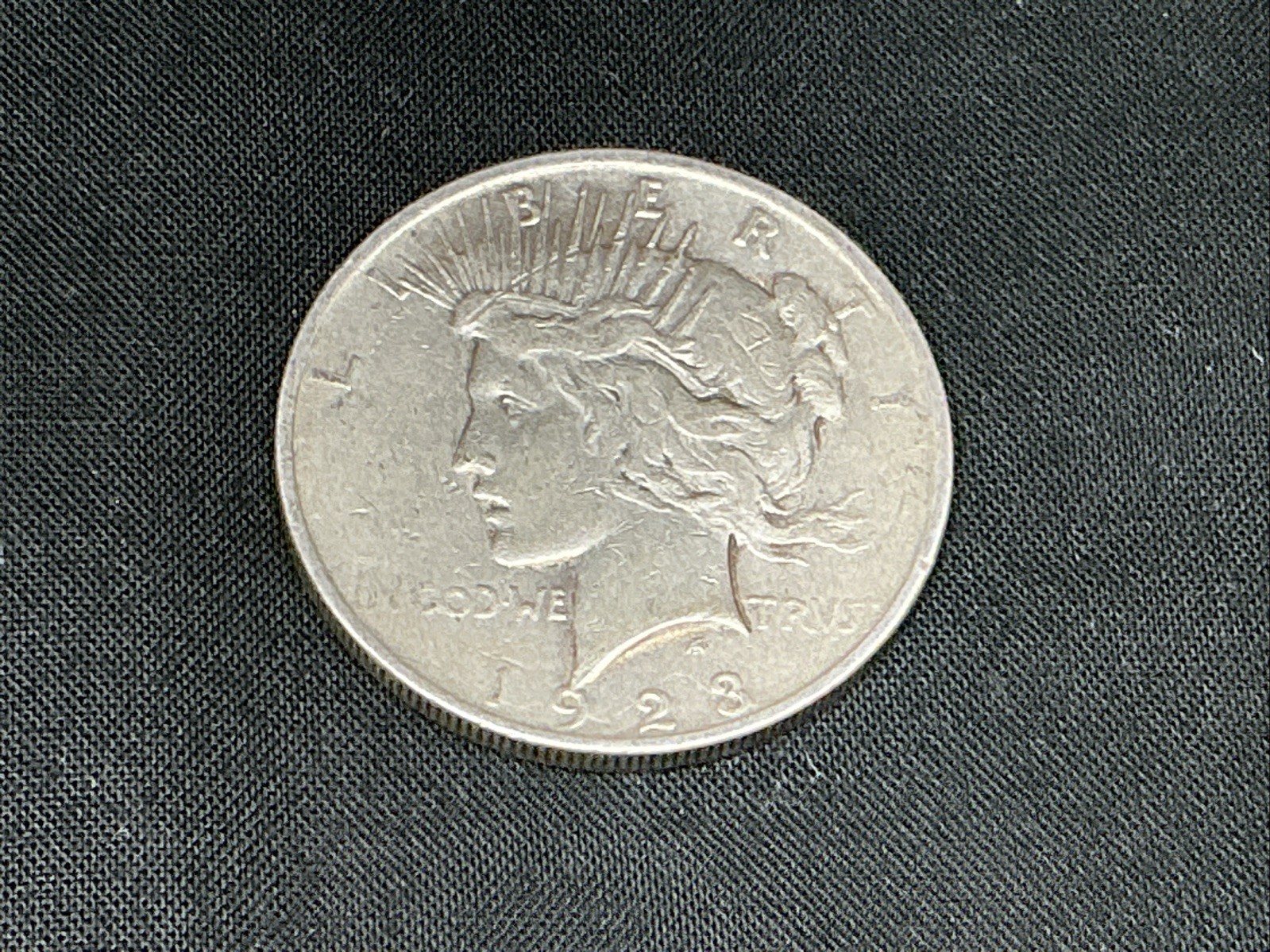 1923 * Peace Silver Dollar * $1 Philadelphia 90 % Silver Business Strike