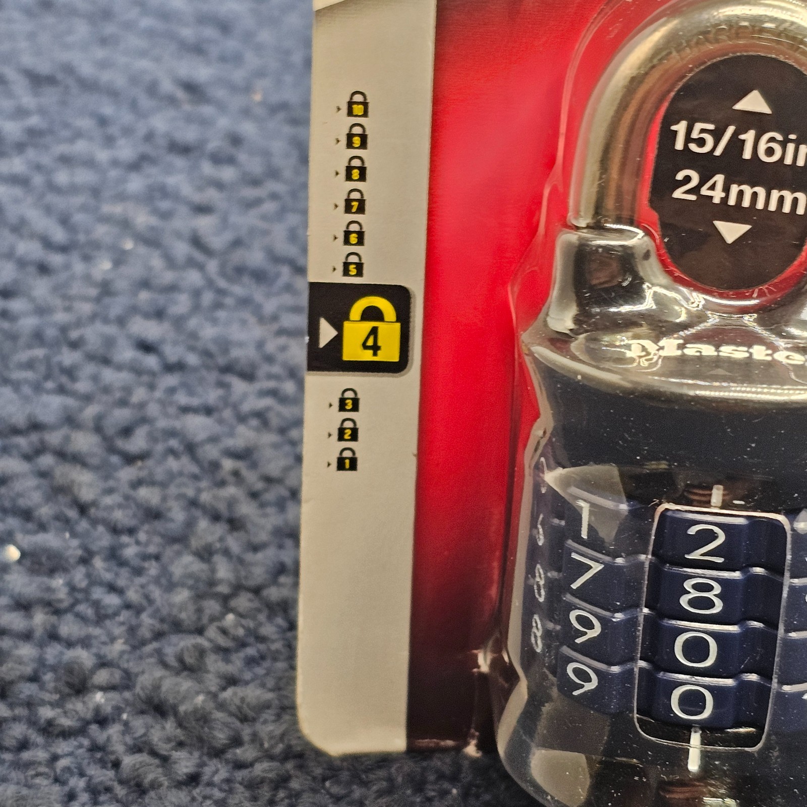Master Lock 1535D: 1-1/2in (38mm) Customizable Combination Padlock