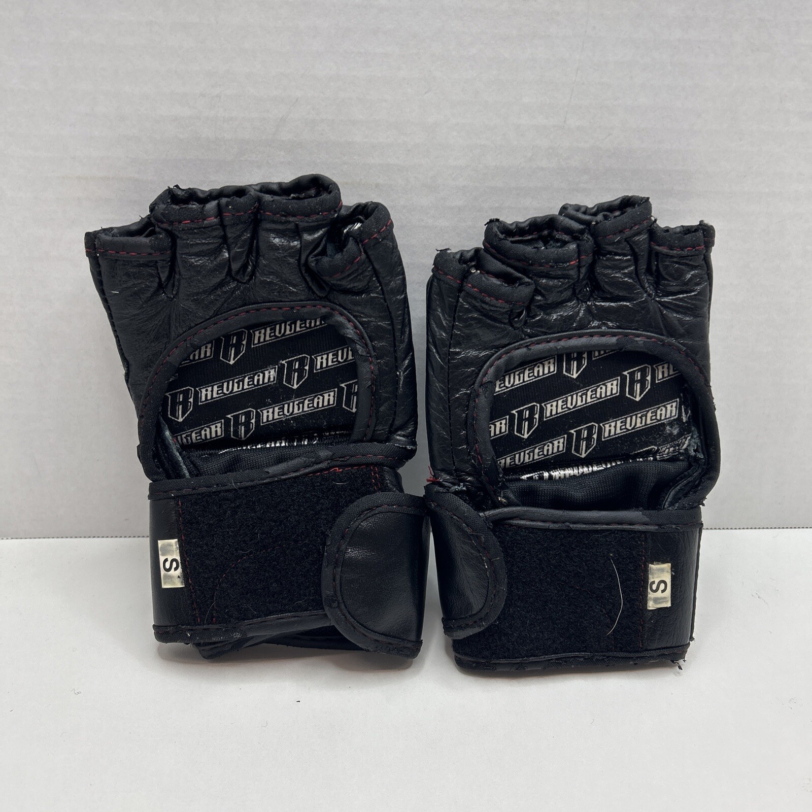 Revgear Fighting MMA Gloves Size Small