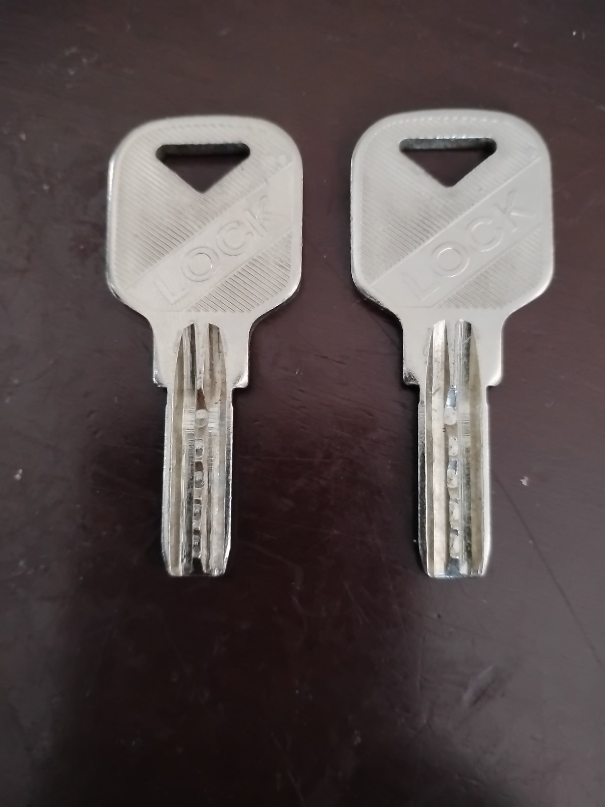 2 Set Of Lock Keys