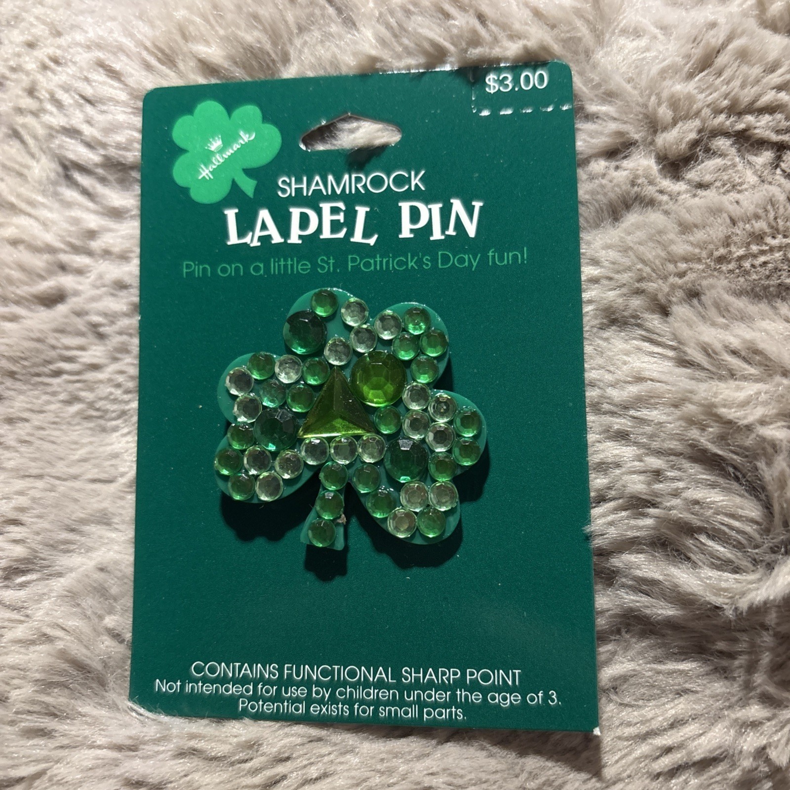 New Hallmark St. Patrick's Lapel Pin Rhinestone SHAMROCK Sequins Vintage