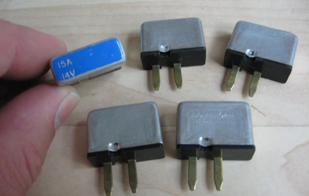 Lot of (5) Automotive Circuit Breaker Fuse 15A 15Amps ATM Standard #M147GD