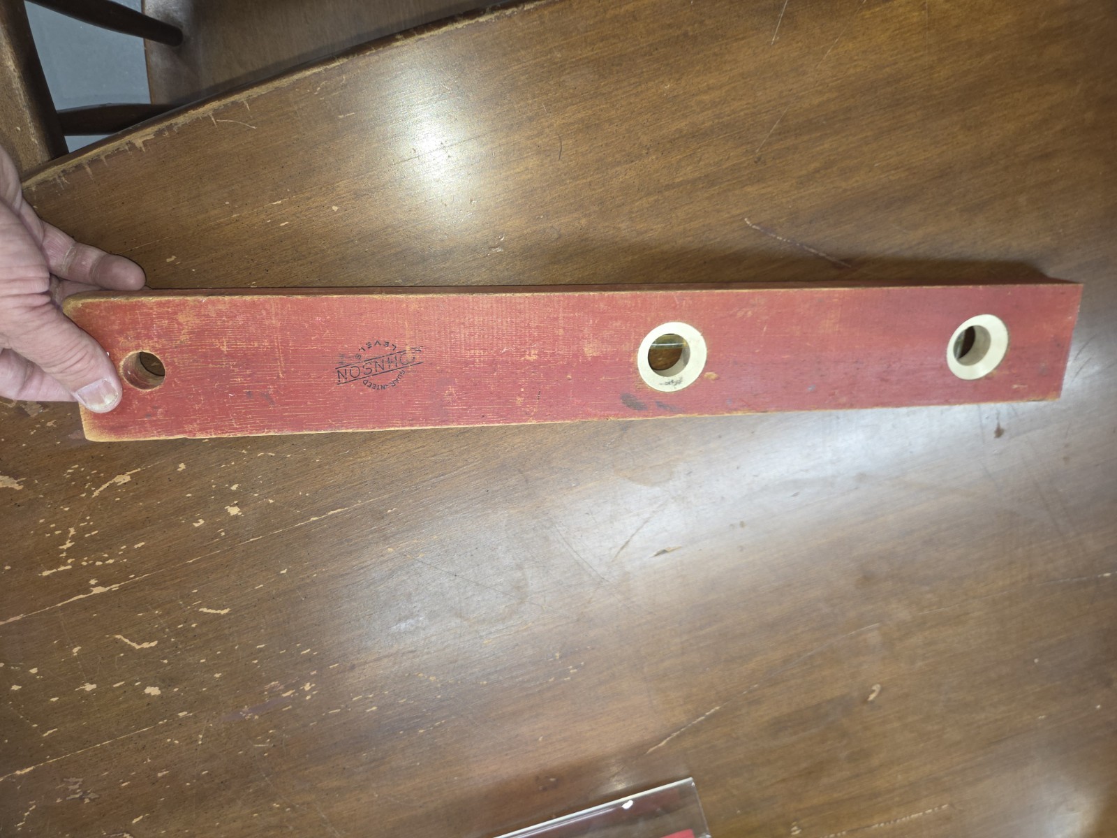 JOHNSON 22" LEVEL NO. 242. MADE IN USA. VINTAGE DIG.