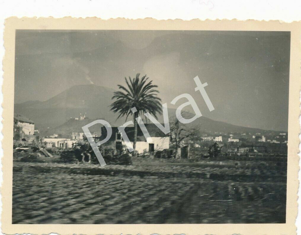 Photo WW II Soldiers Wehrmacht View of Vesuvius Campania Italy B 1.63