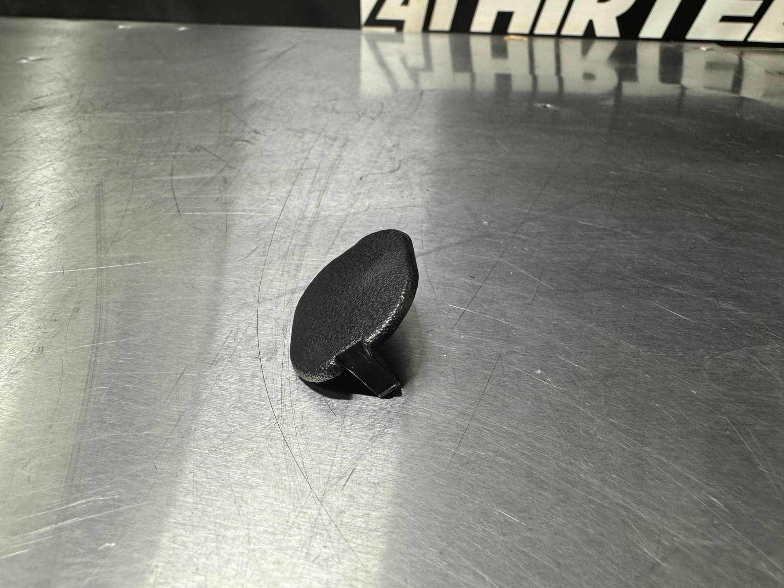 97-04 C5 CORVETTE CENTER CONSOLE NUT COVER #K62