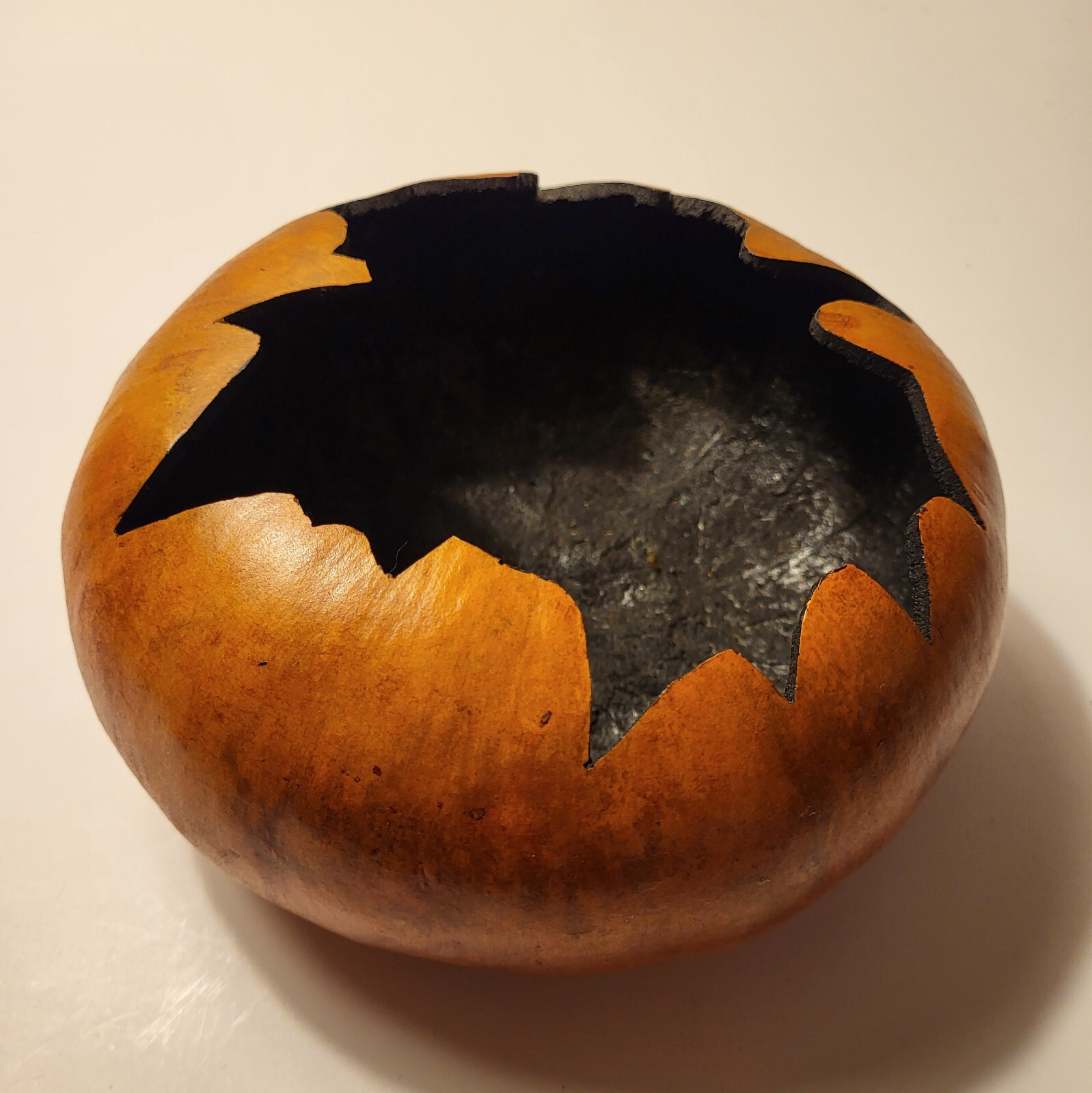 Hand Carved Gourd Container Planter Trinkets Canada Maple Leaf Design 7 x 3