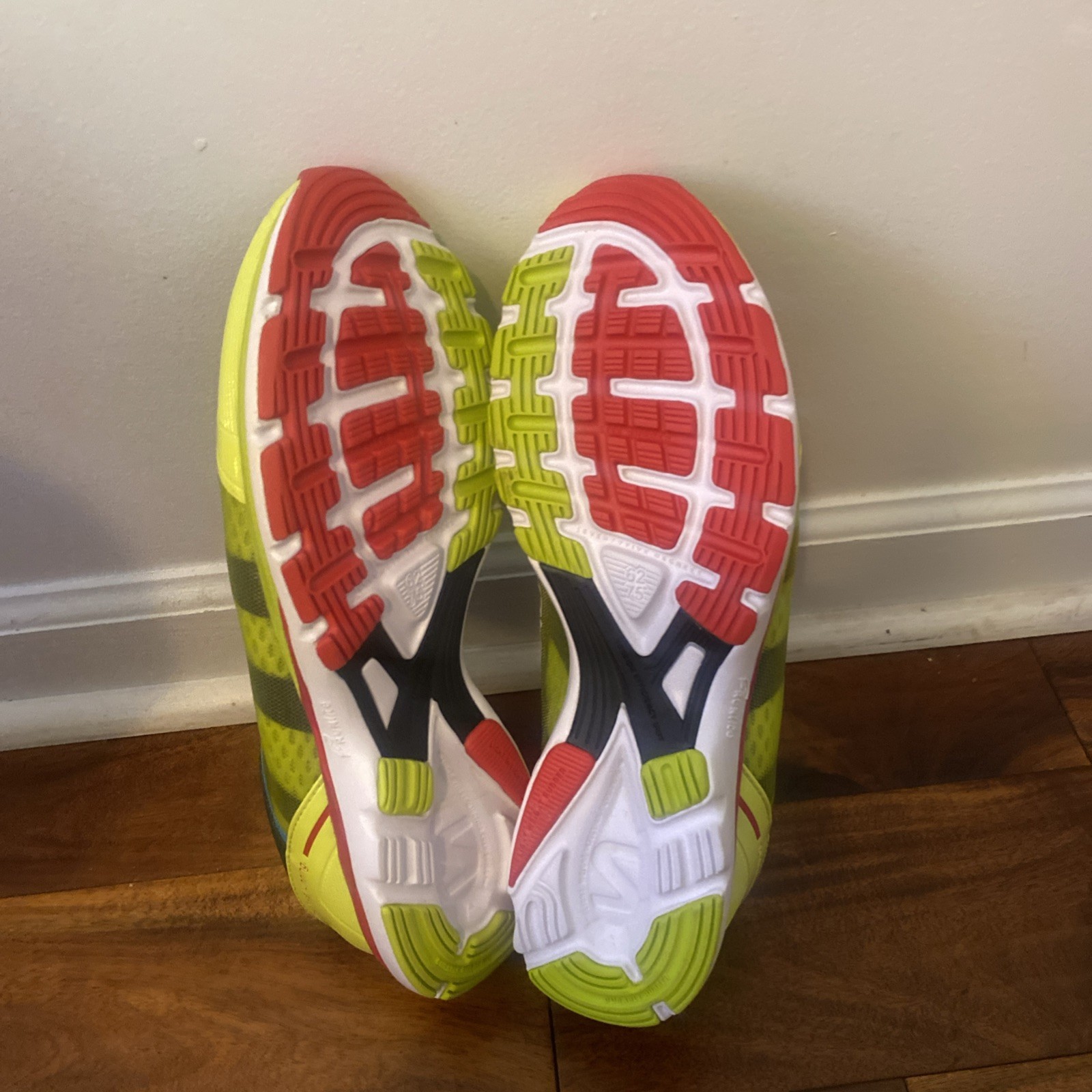SALMING Running Shoes Distance for Men (Safety Yellow) Size 9.5 Floor Model