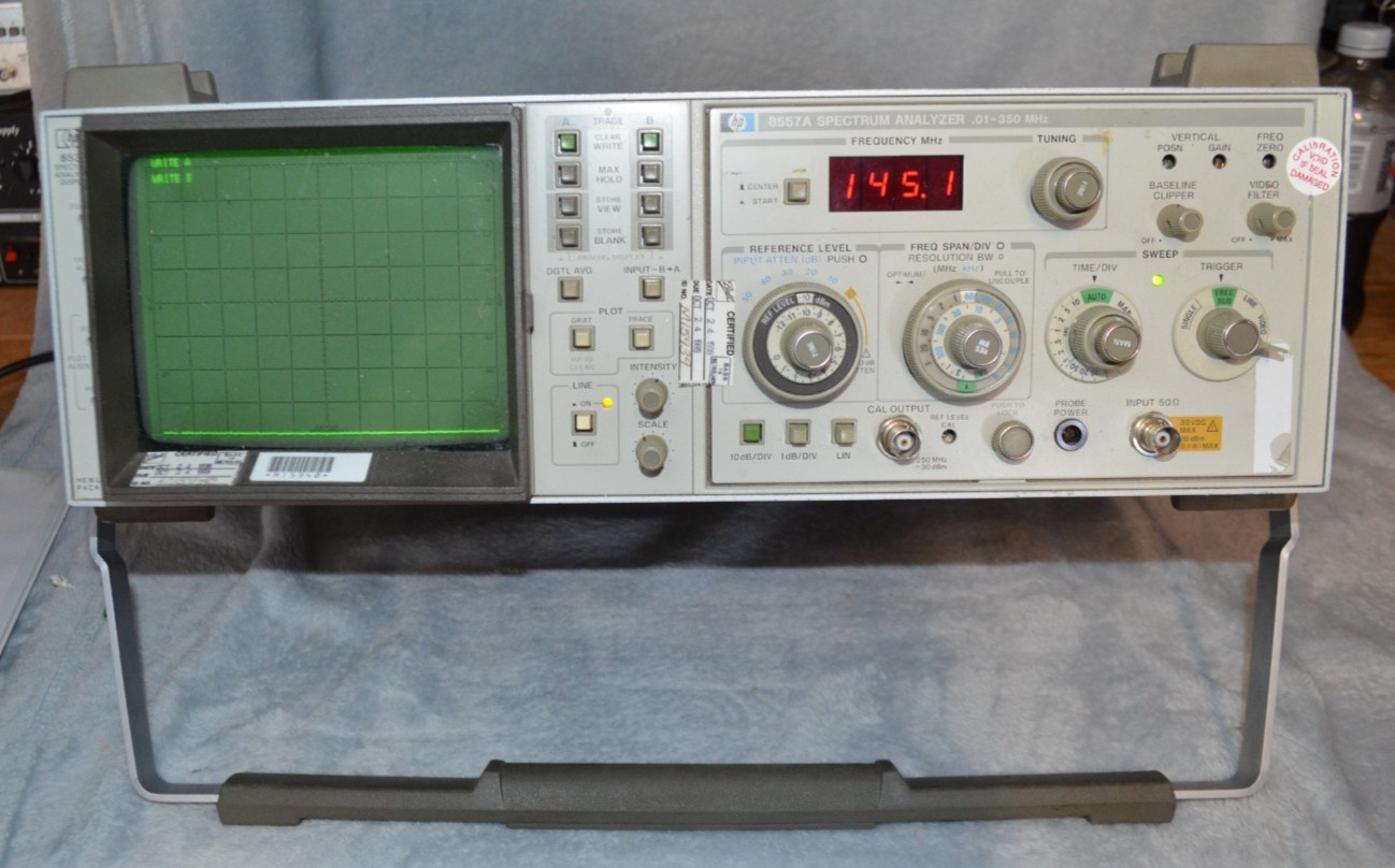 Hewlett Packard HP 8557A Spectrum Analyzer With 857A Display