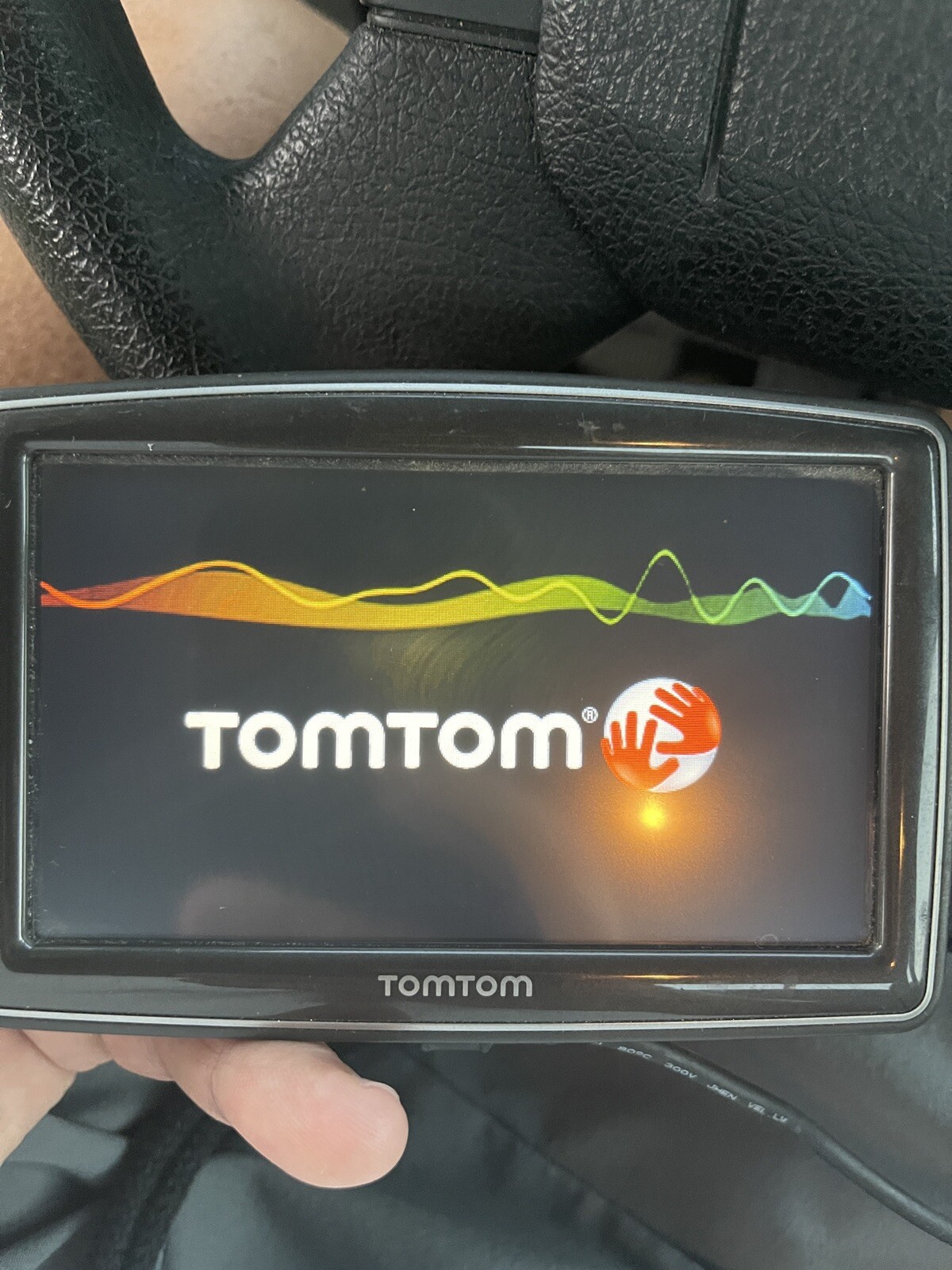 TomTom XXL GPS With Accessories Bundle 5” Widescreen GPS Car Charger Wall Cable