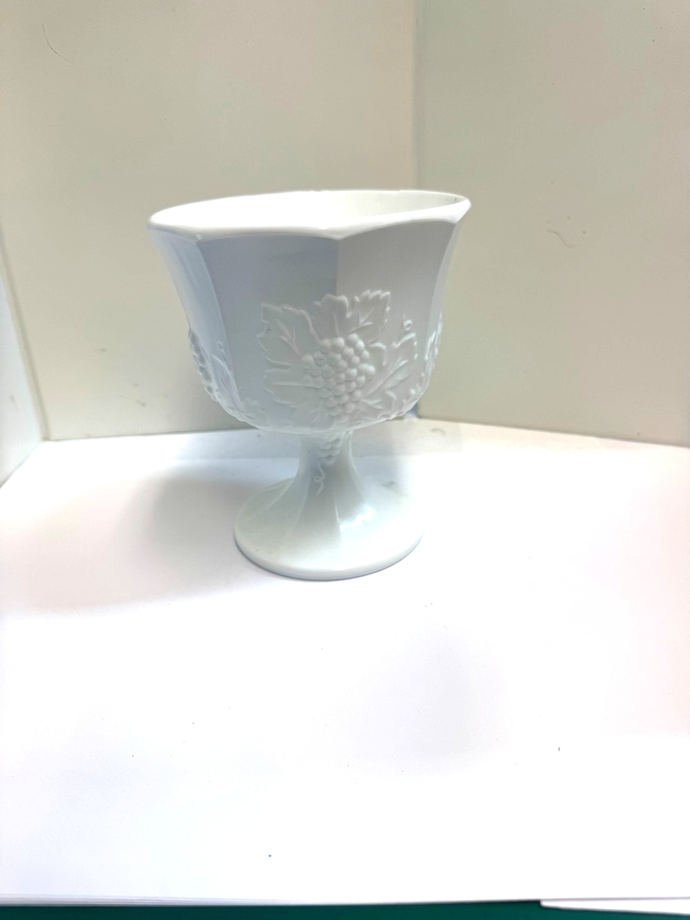 HARVEST MILK GLASS BY COLONY PLANTER 6.5"  X 5.25" EXCELLENT