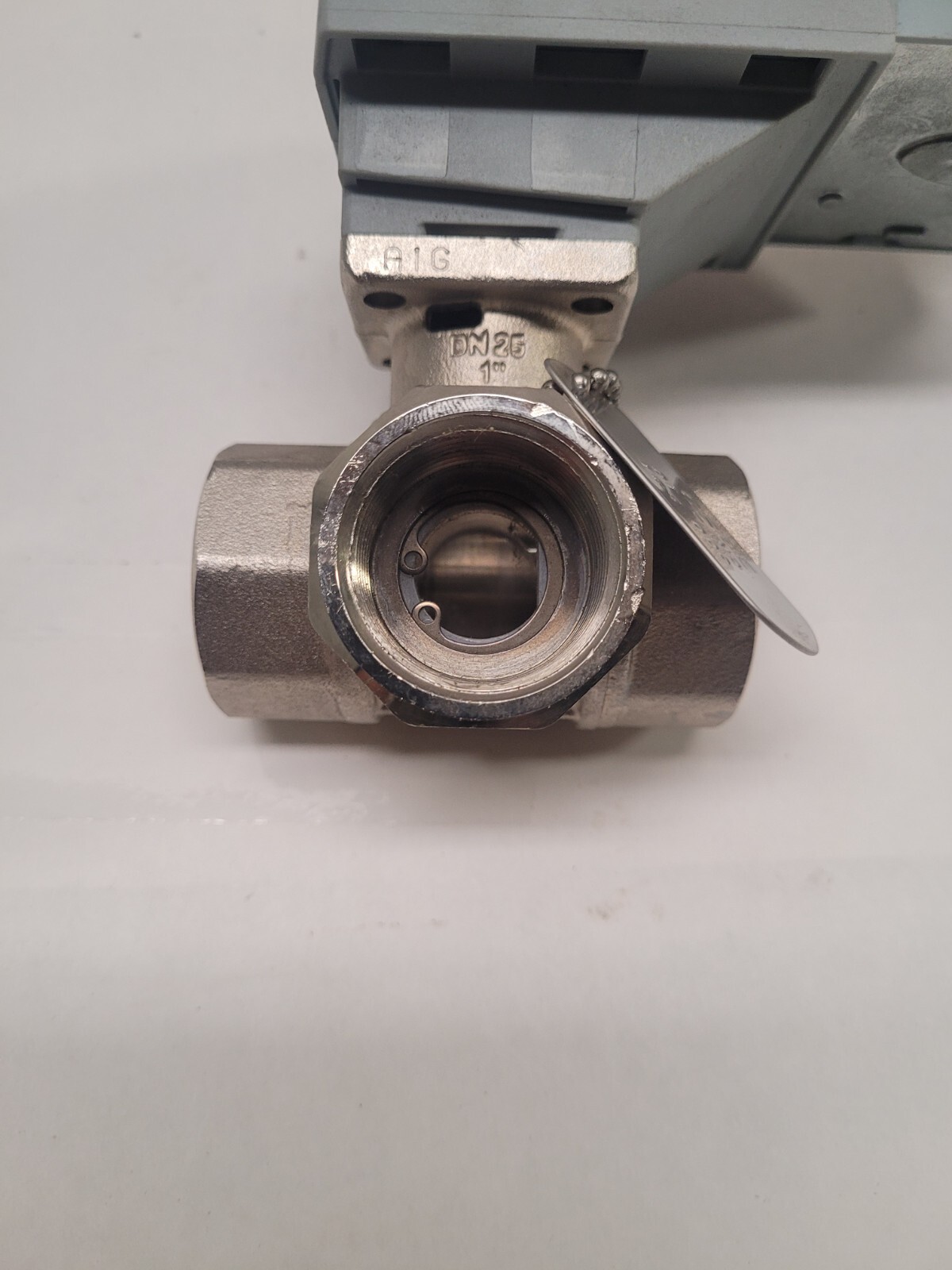 Uponor 3131000 1" Three-way Floating Action Mixing Valve