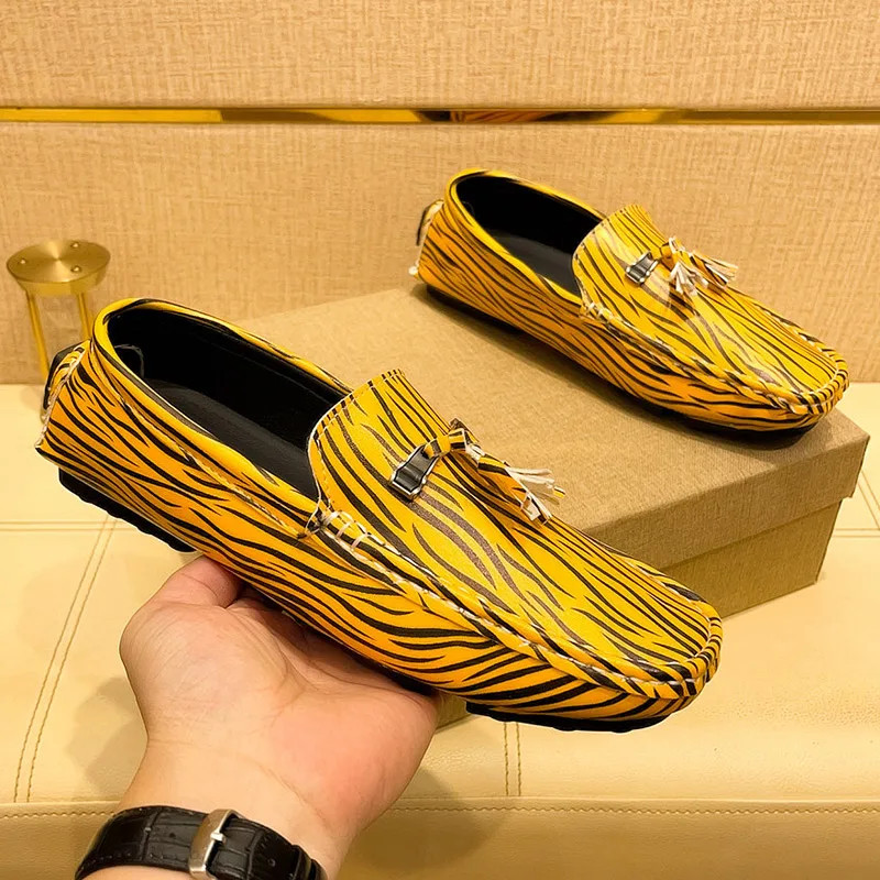 Men Fashion Loafers Slip-on Leather Walking Shoes Moccasin Soft Driving Footwear