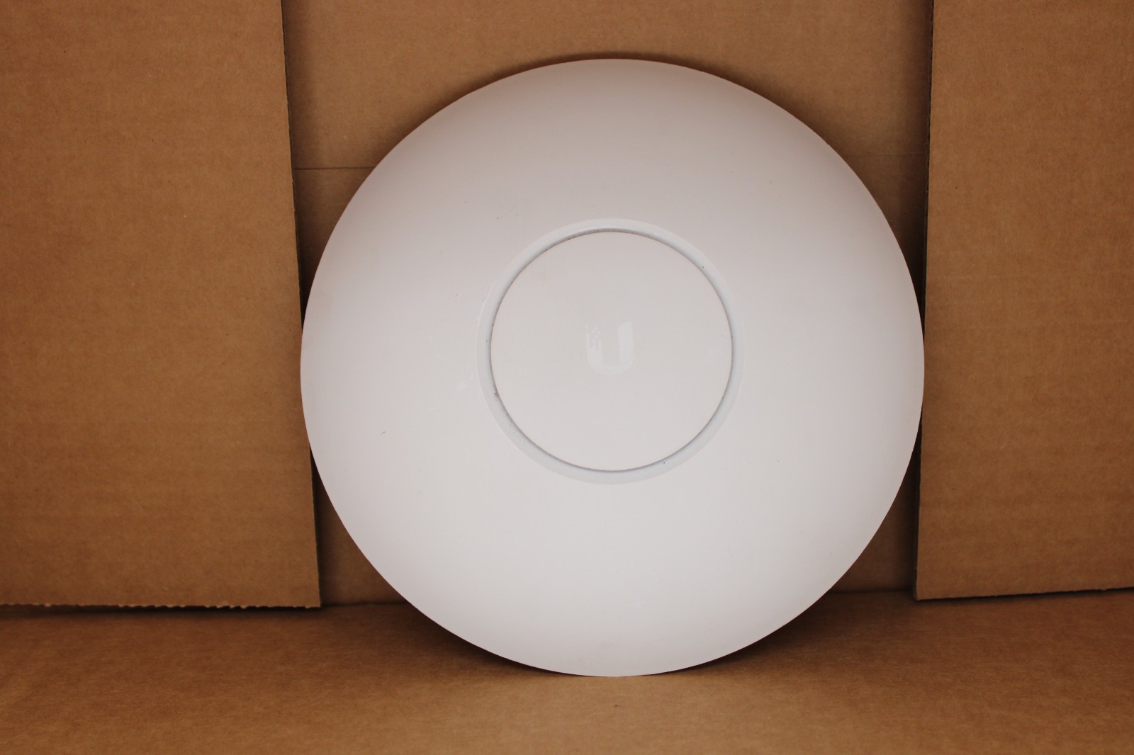 Ubiquiti UniFi UAP-AC-PRO Dual-Band 802.11AC 1300 Mbps Wireless Access Point
