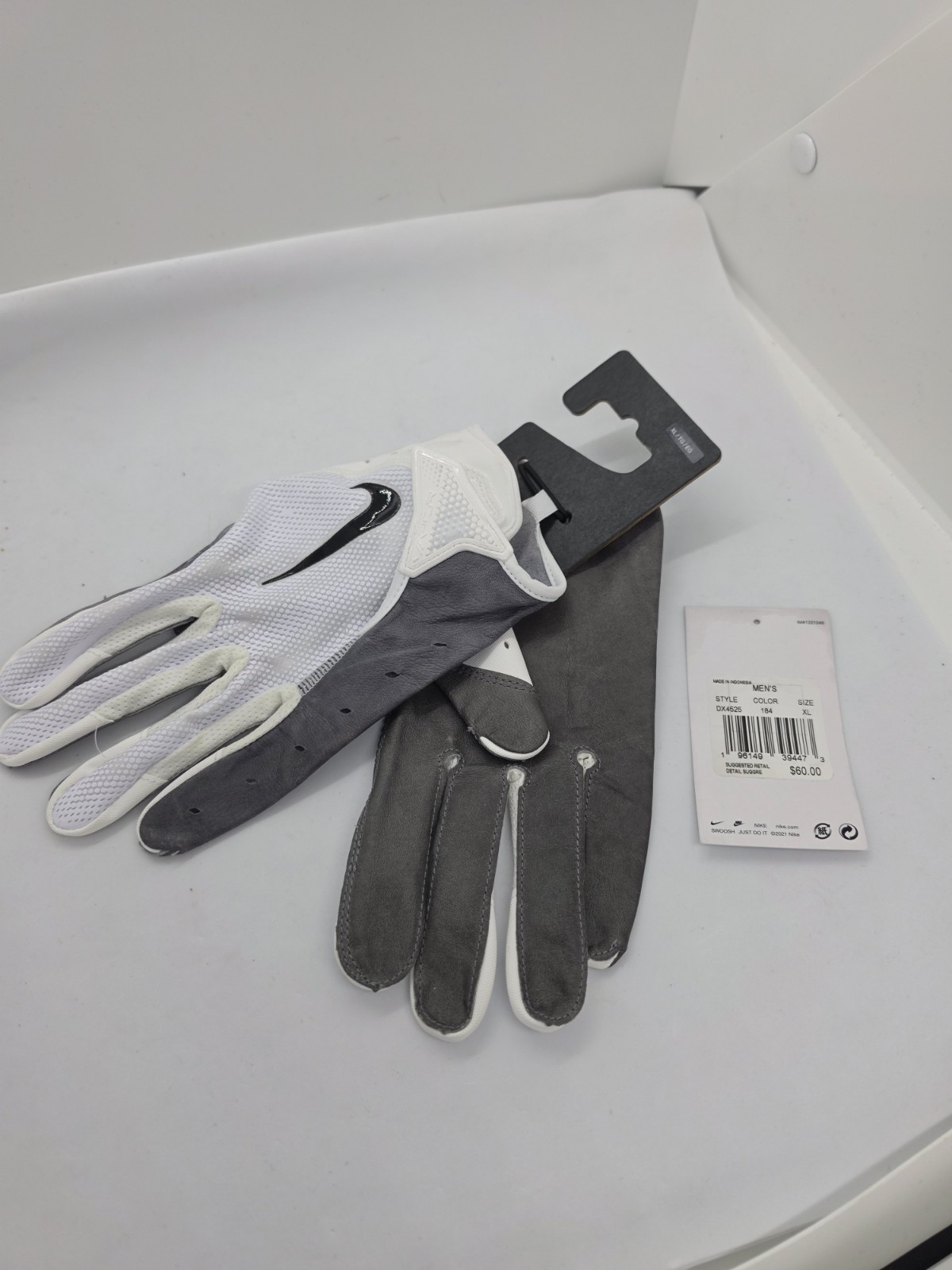 Mens Size Med Nike Vapor Jet Leather Football Gloves White Grey XL DX4525  NWT