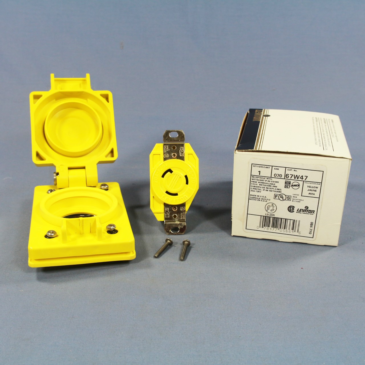 Leviton Locking Receptacle 20A 125V NEMA L5-20R Outlet w/ Wetguard Cover 67W47