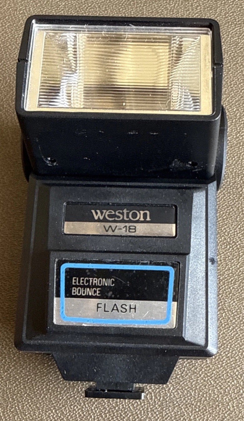 Weston 'W18' Electronic Bounce Flash