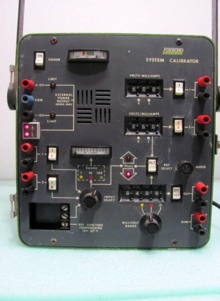 FOXBORO 2AT-CAL SYSTEM CALIBRATOR T8305