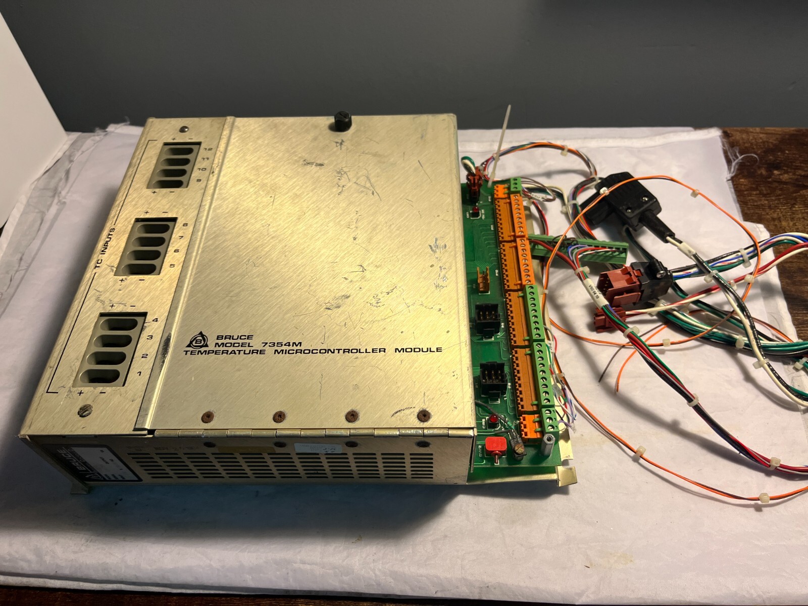9760155 / TEMPERATURE MICROCONTROLLER MODULE,MODEL 7354M/55 / BRUCE 120V