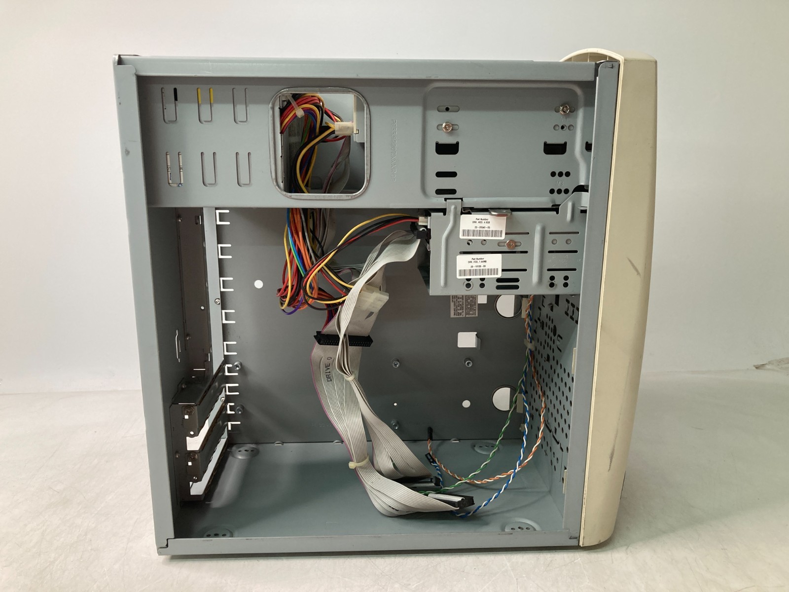 Vintage Beige Computer Case w/ 100W Power Supply, Lite-On CD-ROM, Floppy Drive