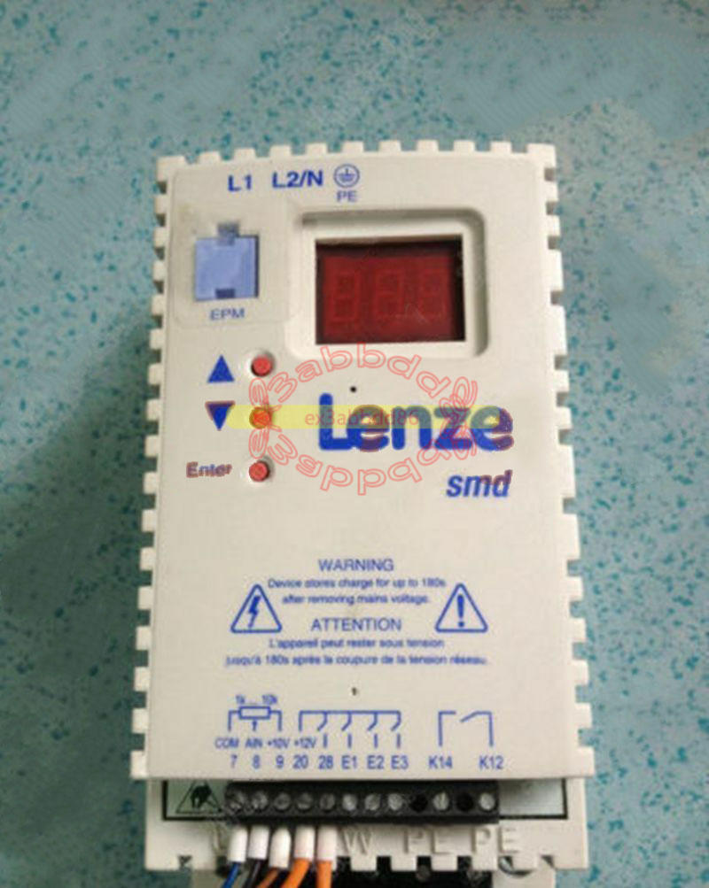 1PCS USED Lenze ESMD251X2SFA Frequency Converter Tested Good