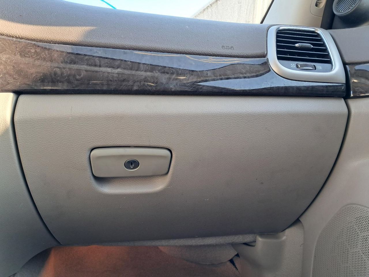 CHERGRAND 2012 Glove Box 4869594