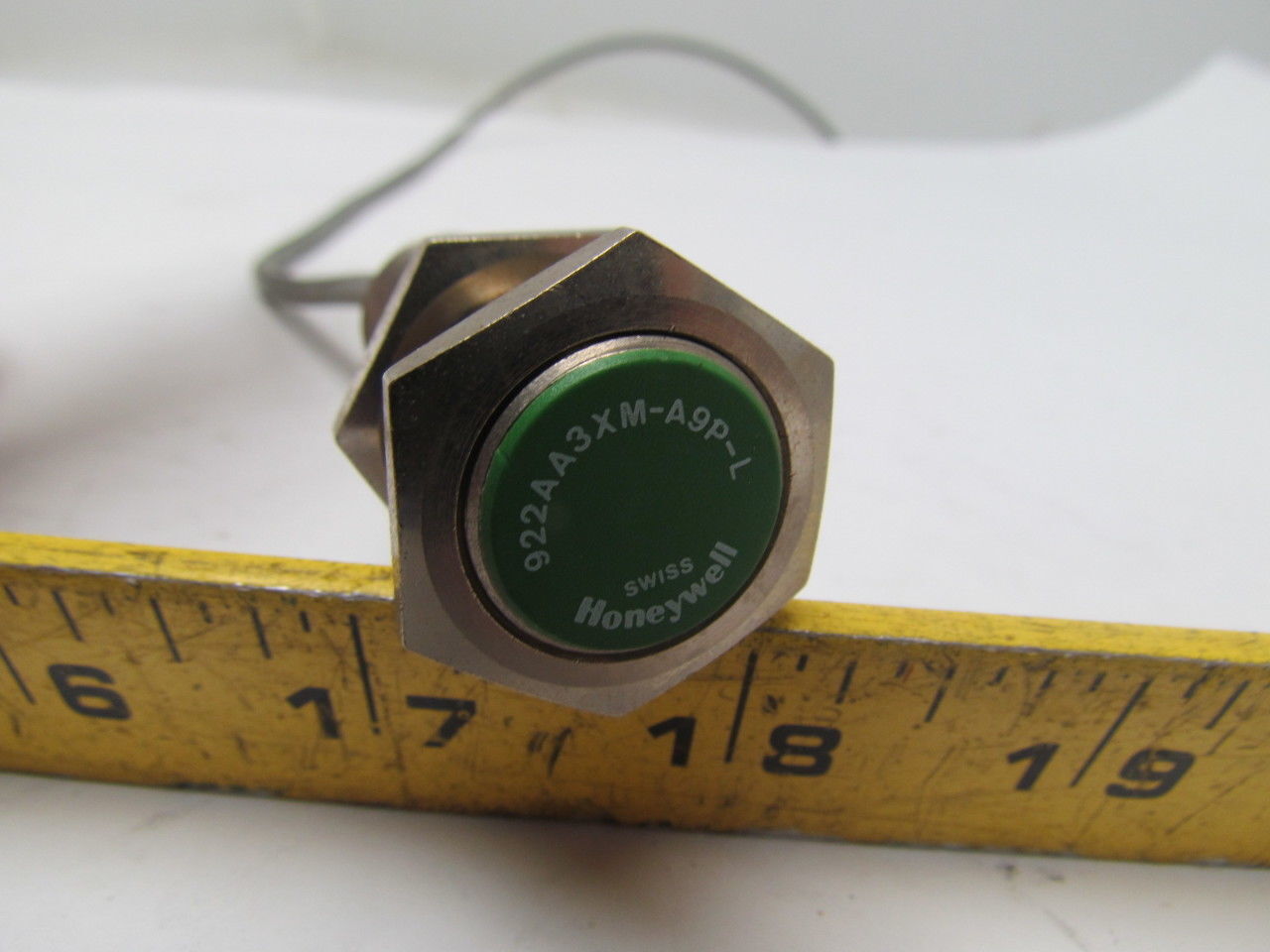 Honeywell 922AA3XM-A9P-L Proximity Sensor Switch