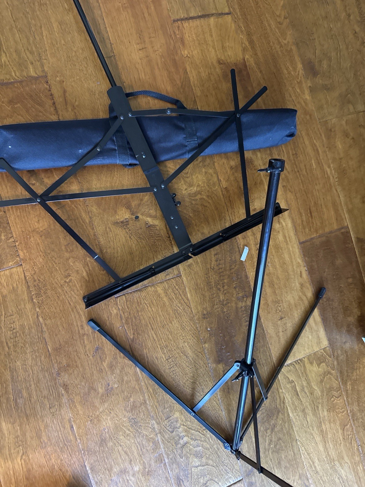 Folding music stand