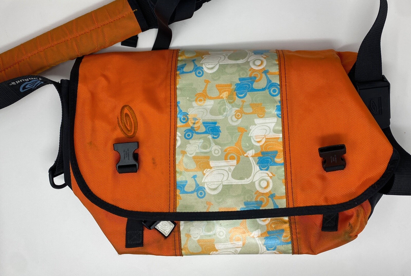 Timbuk2 Custom Medium Size (15" X 17") Messenger Bag with Piaggio Vespa Graphics