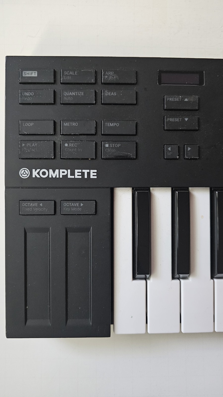 Native Instruments Komplete Kontrol M32 Controller Keyboard( For Parts )
