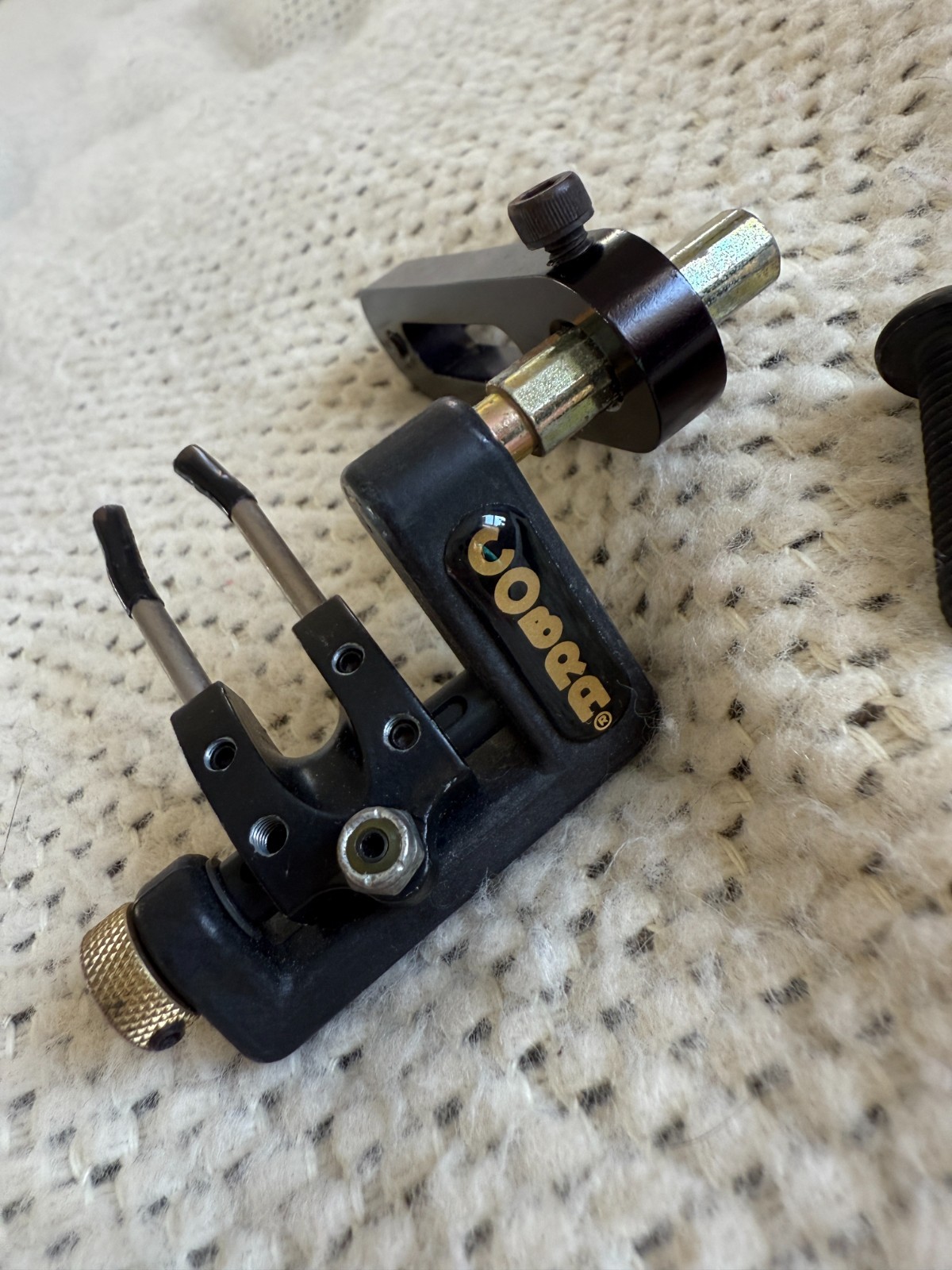 Cobra Dual Prong Flipper Rest