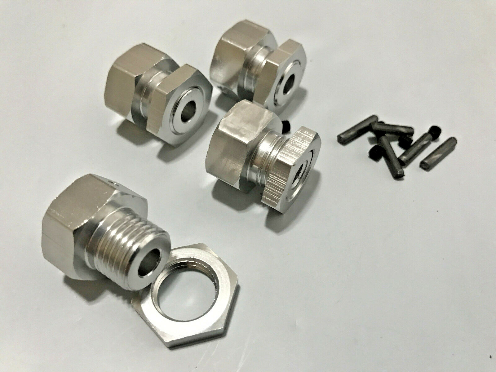 Arrma SENTON 4x4 3S Hub Adapters convert 14mm to 17mm hex