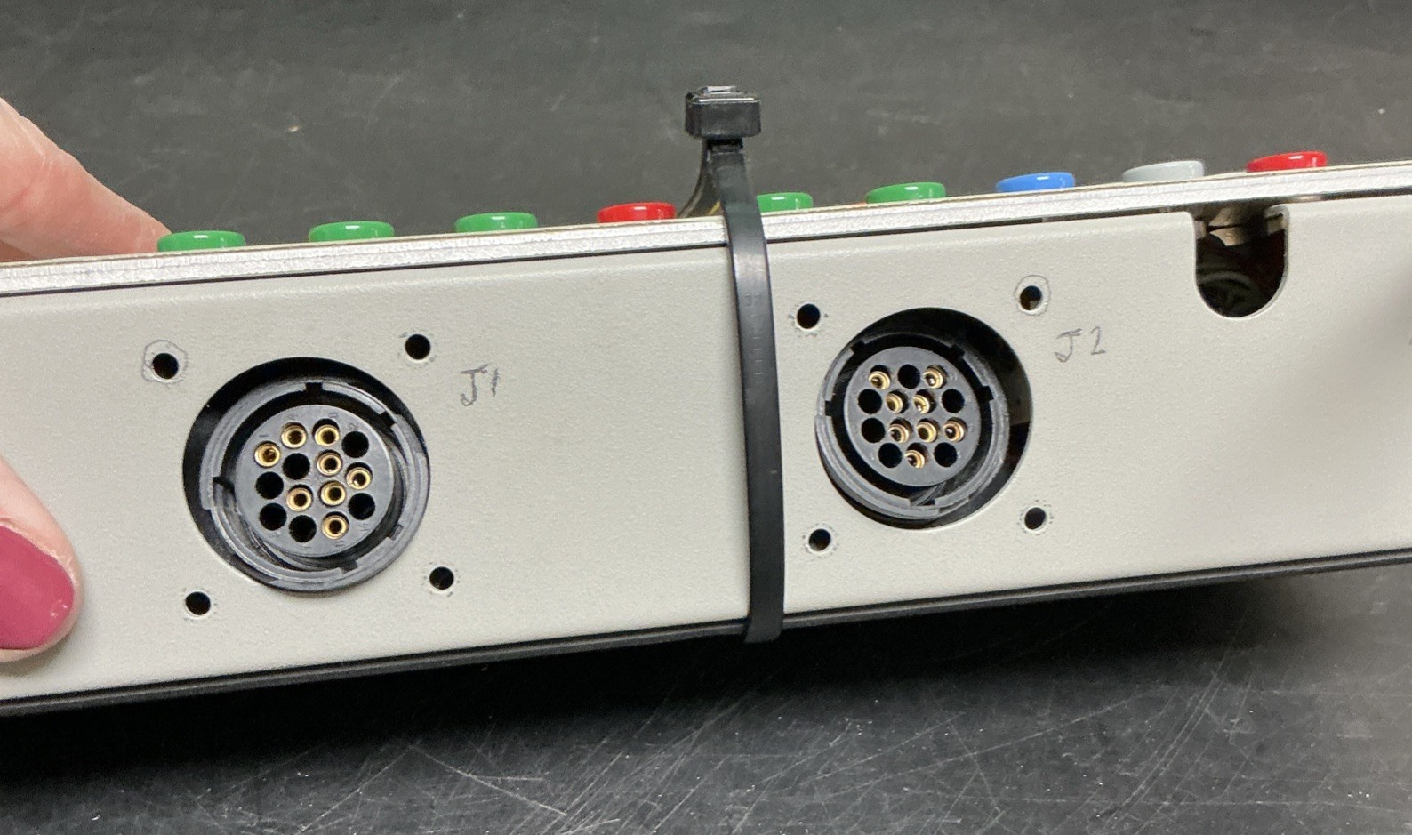Comdyna 767 Analog/Digital Positional Control Panel | Missing Screws in Panel