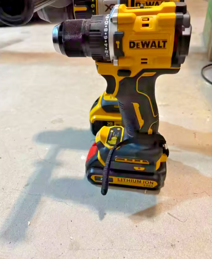 DEWALT DCD805 20V MAX Brushless Cordless Drill Driver Power Tool New