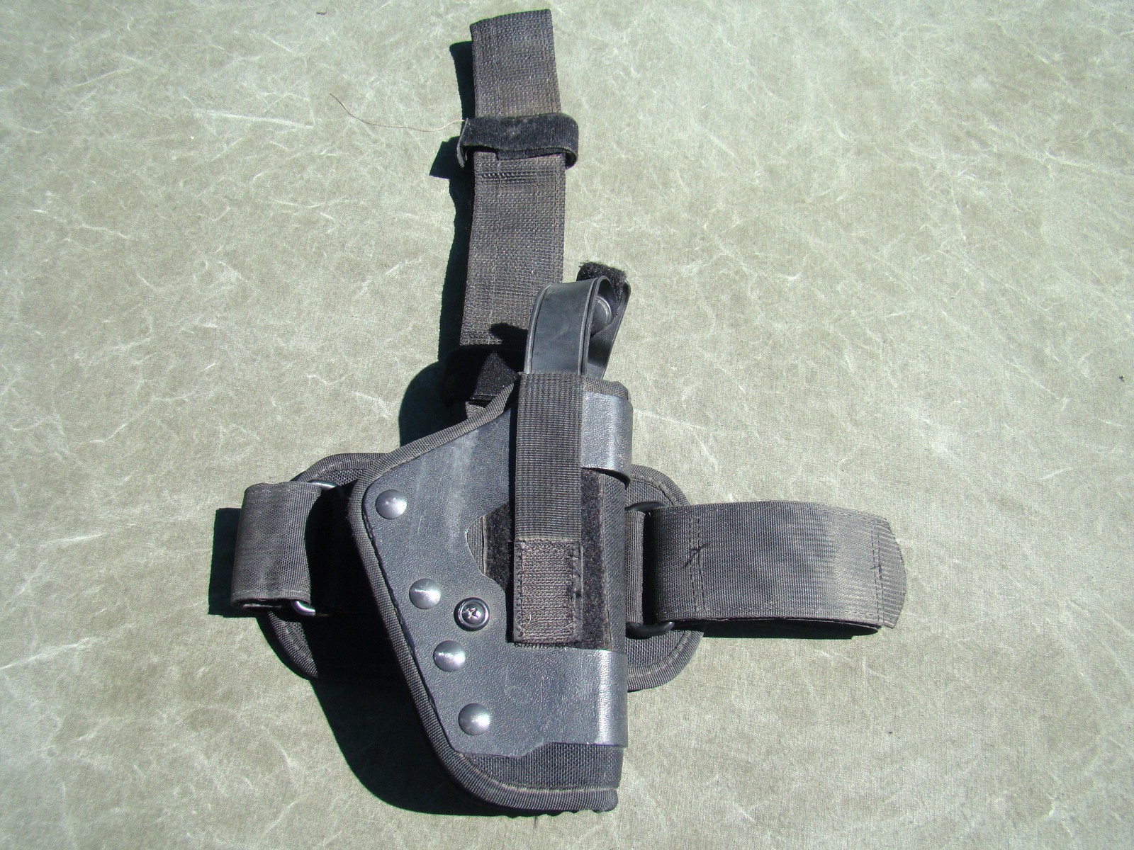 Used Uncle Mike's Leg PRO-3 Duty Holster with Leg Extender Model 9520-1