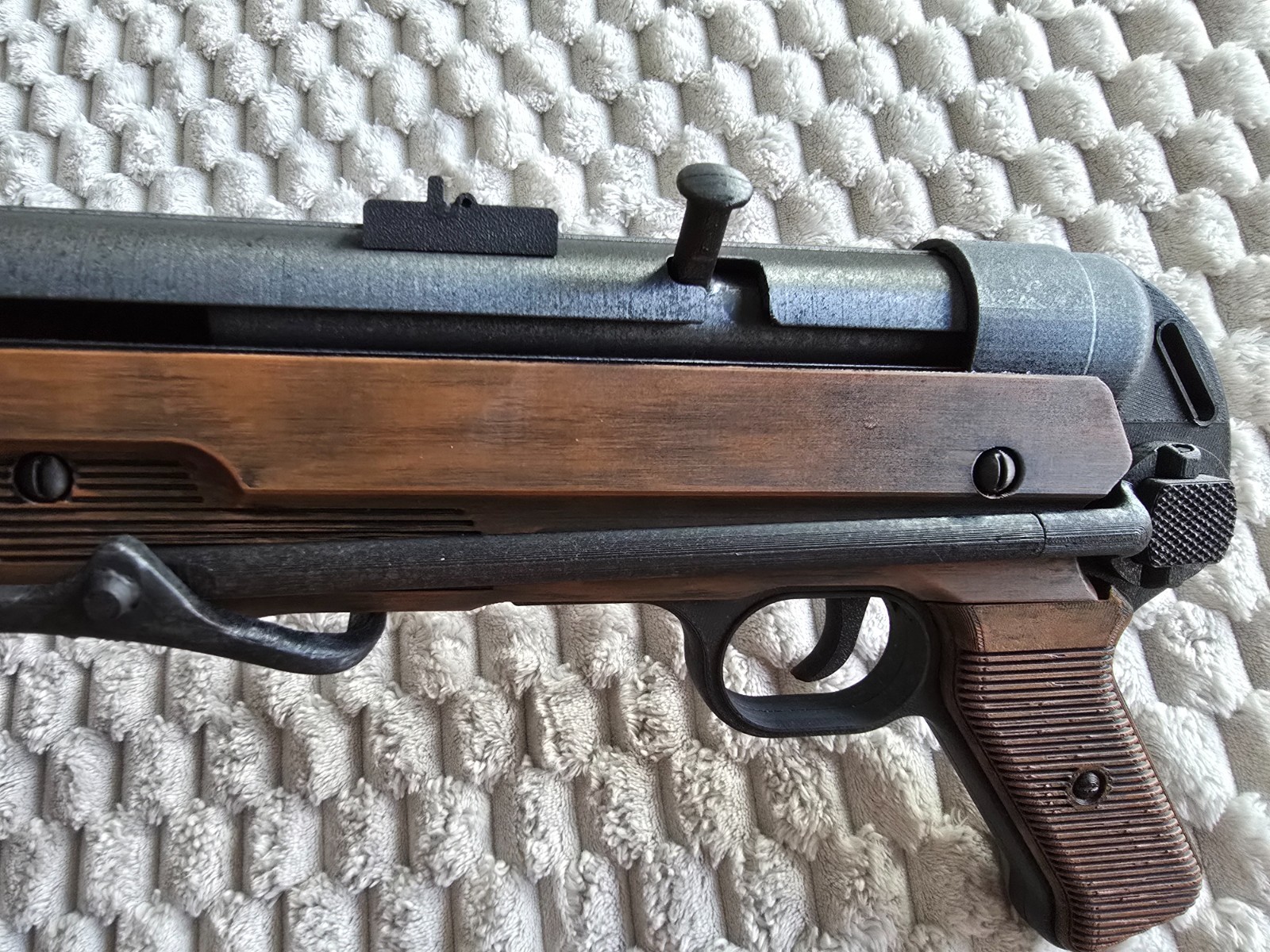 3D Printed MP40 Replica WWII – Handcrafted – Moving Parts – Non-functional