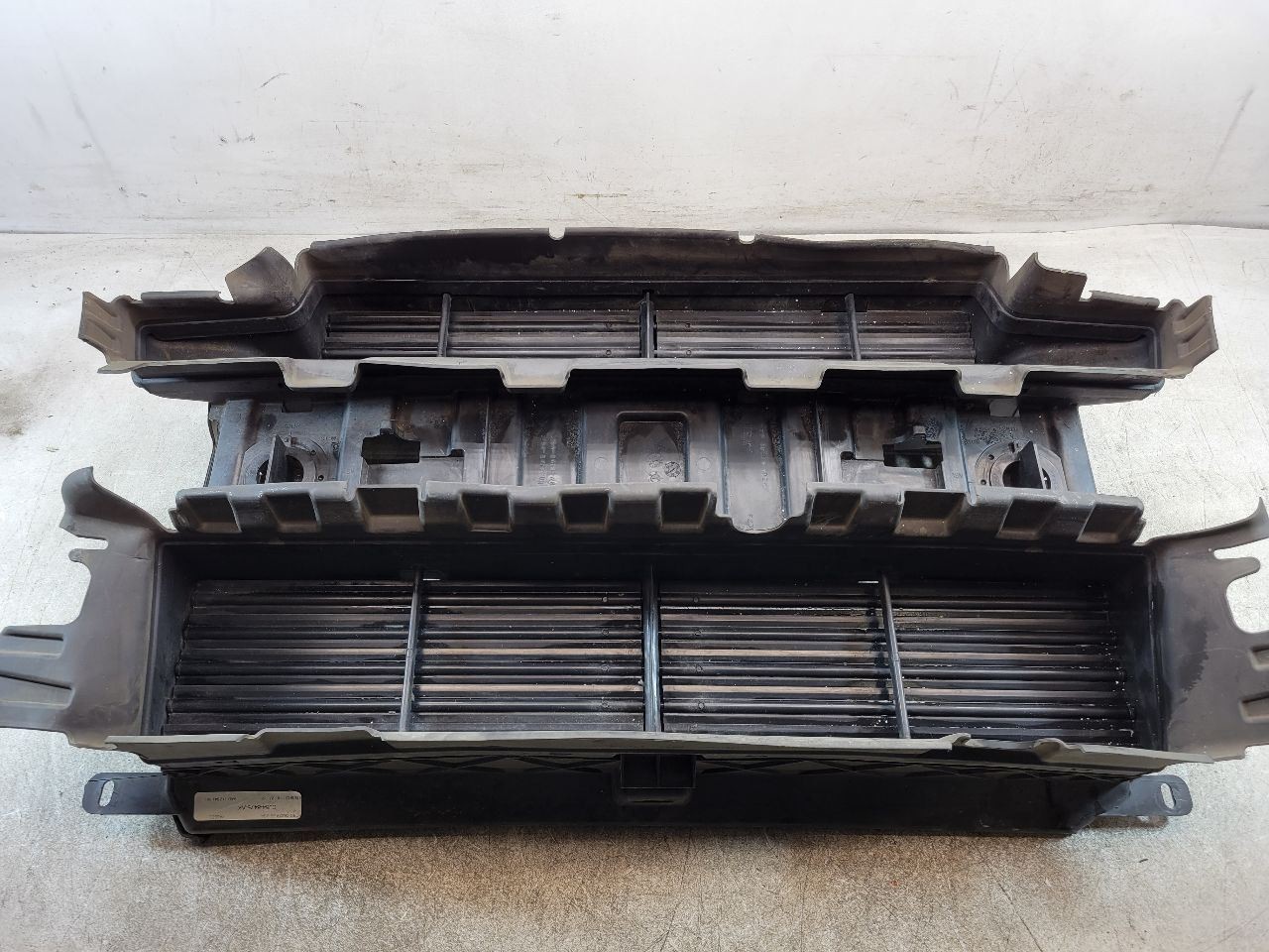 2013 2014 2015 2016 FORD ESCAPE RADIATOR AIR SHUTTER OEM  CJ5Z-8475-A