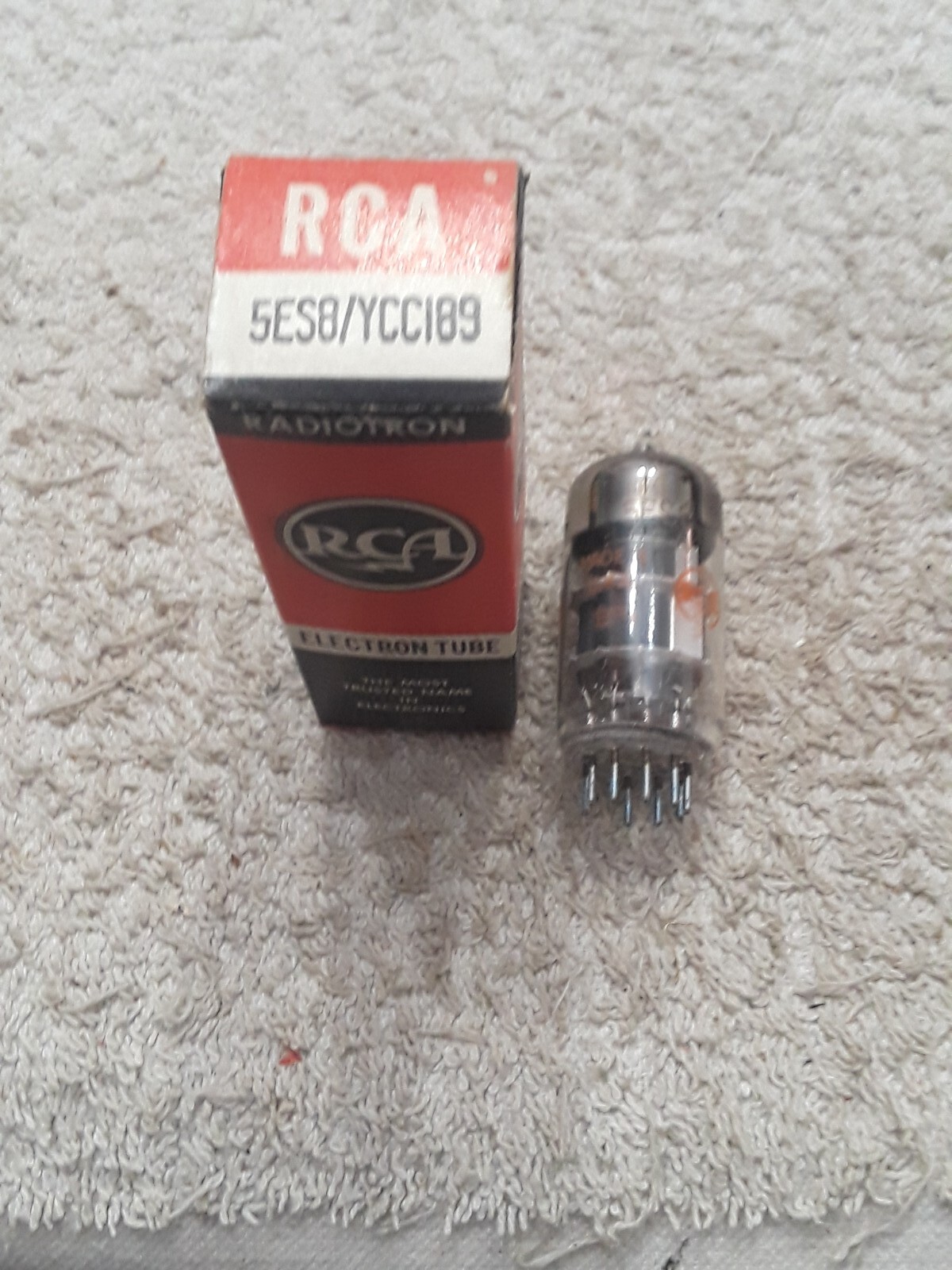 NOS RCA 5ES8 / YCC189 Vacuum tube