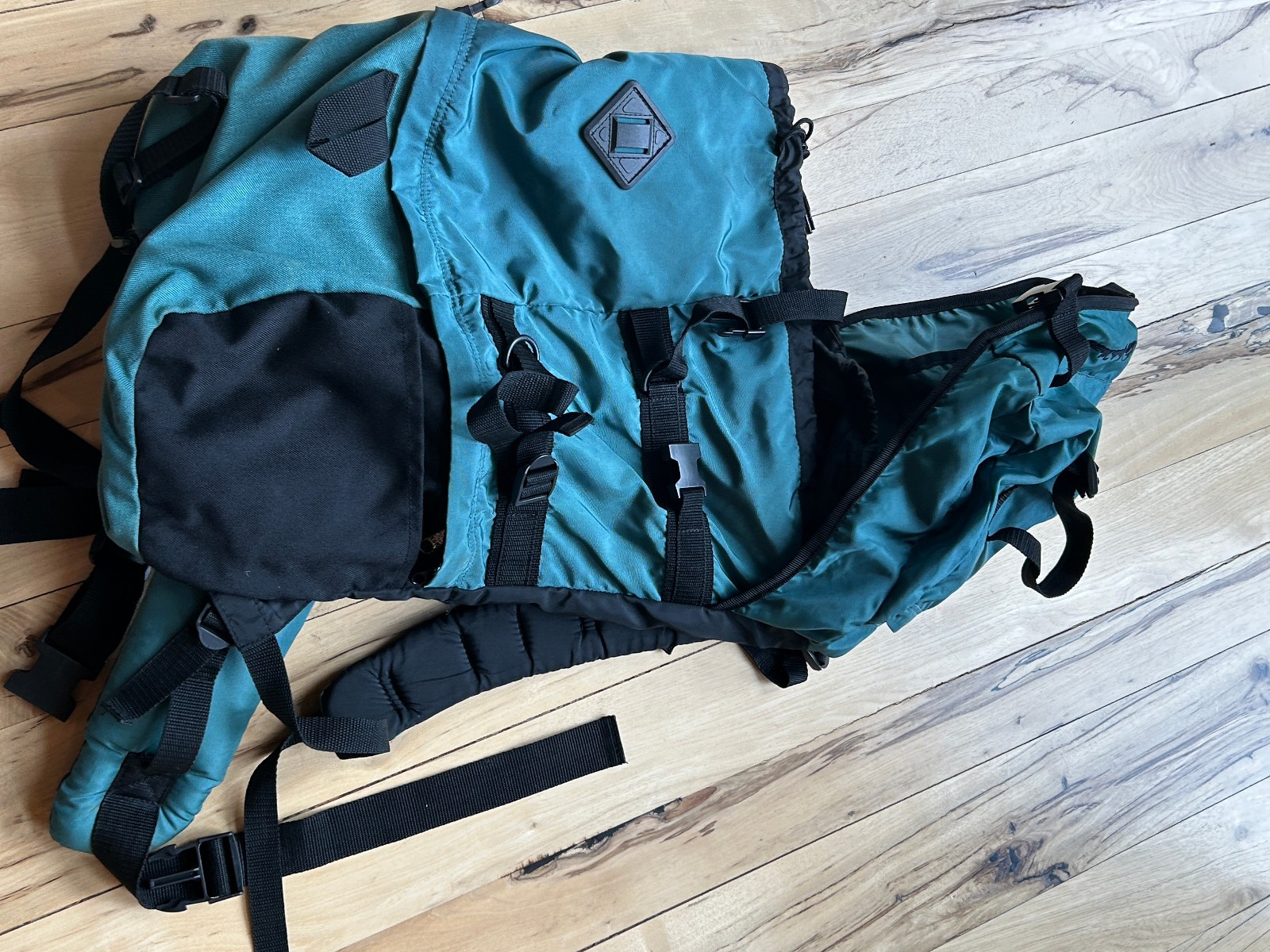 Vintage Gander Mountain Hiking Backpack - Internal Frame - Green