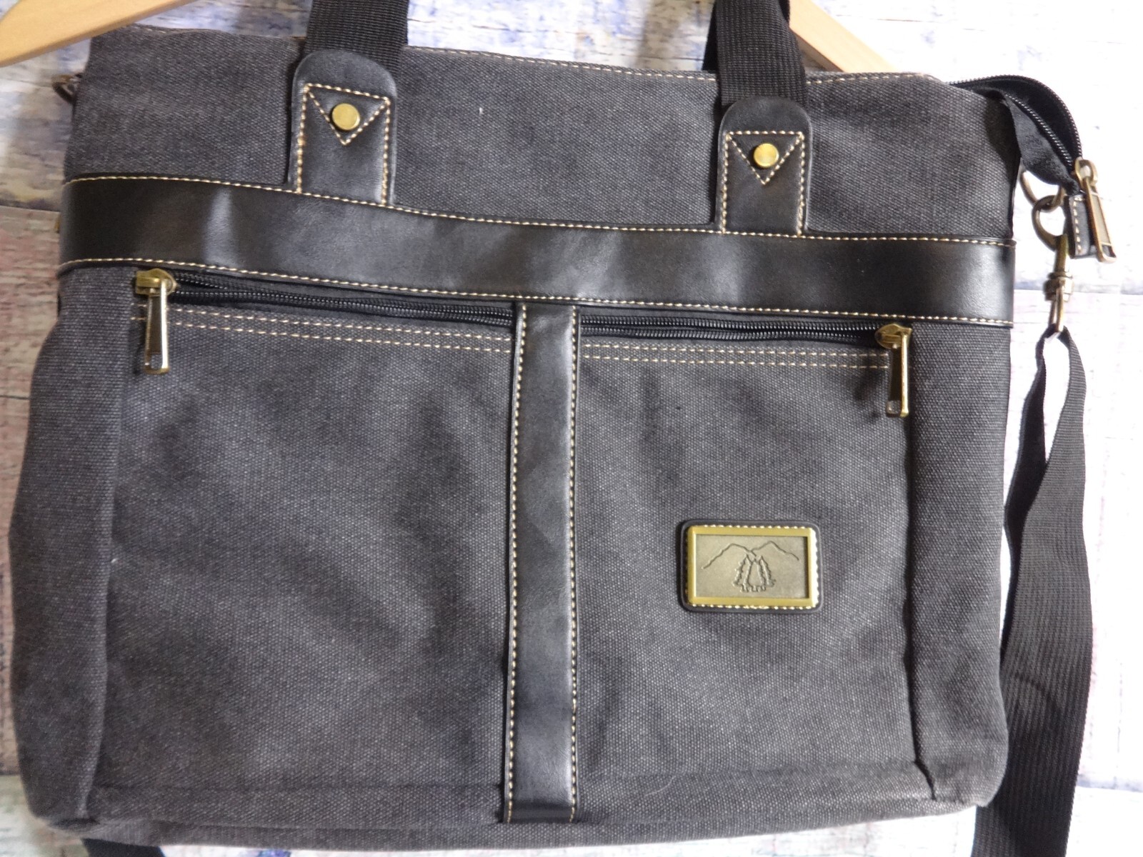 BLACK MESSENGER LAPTOP BAG W/Mountain Patch SHOULDER STRAP & Handles
